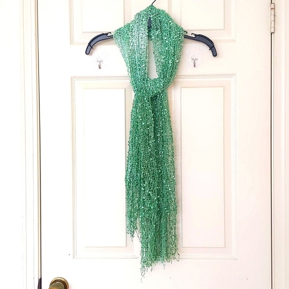 NWOT. Large crochet scarf/wrap with multi shades of green and special yarn. - Picture 5 of 5